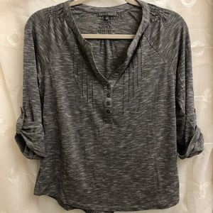 ❤️BUNDLE buy 3 get 15% OFF❤️
Retro-ology Heather Gray Henley V Neck Top